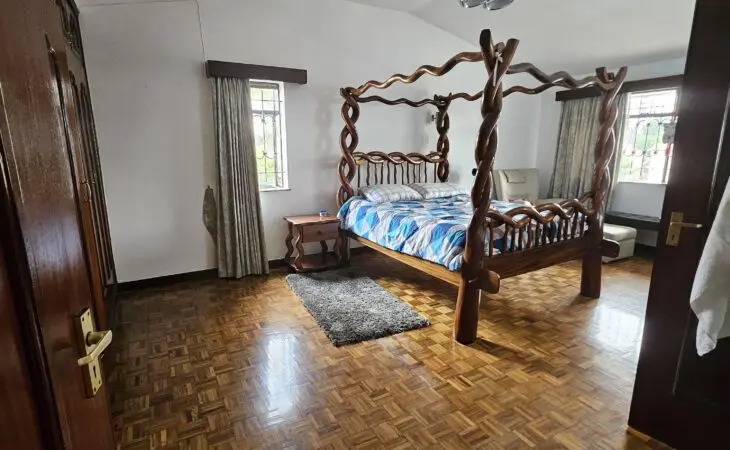 4-Bedroom Villa For Sale in spring Valley