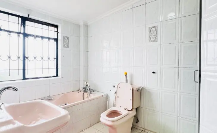 4-Bedroom Villa For Sale in spring Valley
