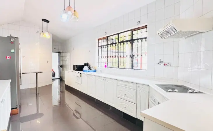 4-Bedroom Villa For Sale in spring Valley
