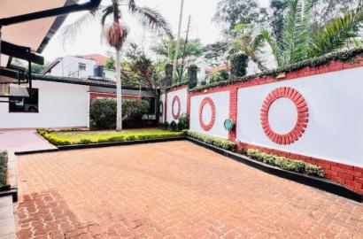 4-Bedroom Villa For Sale in spring Valley