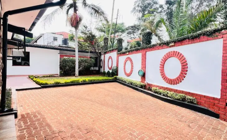 4-Bedroom Villa For Sale in spring Valley